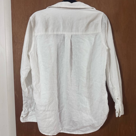 Universal Thread Tops - White universal threads linen buttondown Long Sleeve Shirt